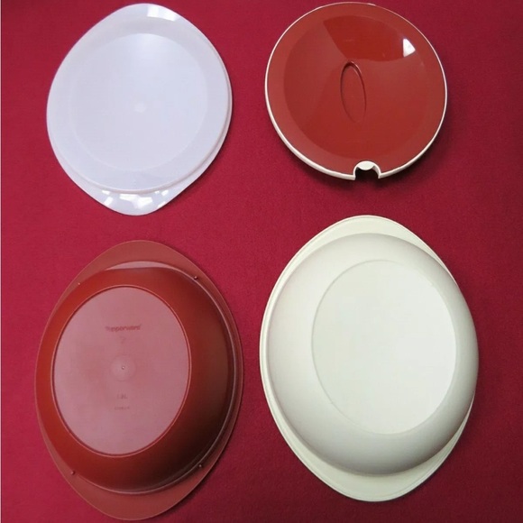 Cream and Red Cookware Set with Ceramic Pots - Picture 7 of 10